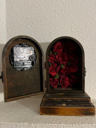 Reloj de mesa de madera