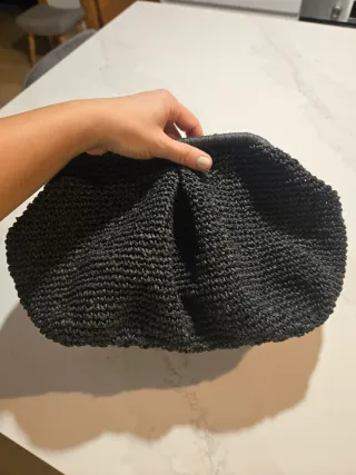 Bolso de mano clutch negro tejido