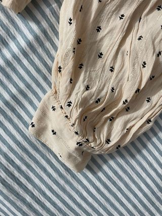 Blusa Mango Beige Estampada