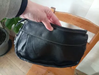 Bolso de piel negro