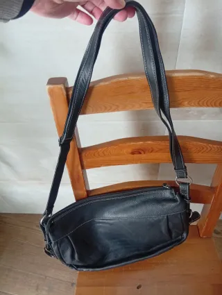 Bolso de piel negro