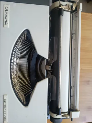 Máquina de escribir Olympia