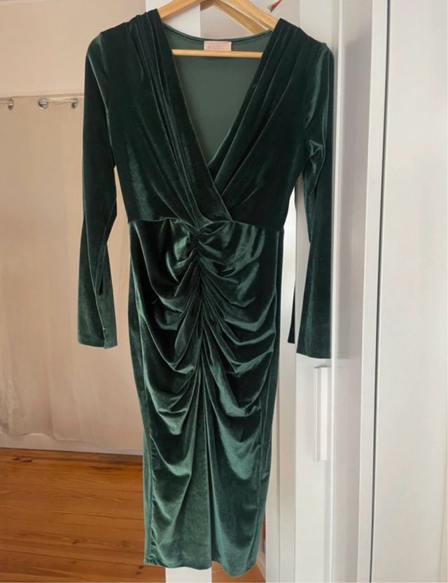 Vestido de terciopelo verde. nunca usado
