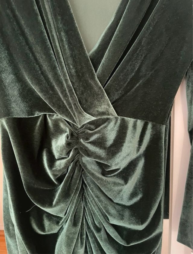 Vestido de terciopelo verde. nunca usado