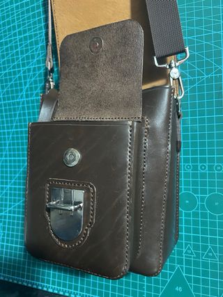 Bolso artesanal cuero marrón