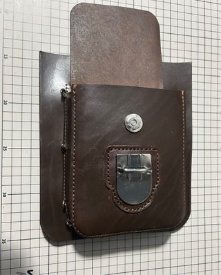 Bolso artesanal cuero marrón