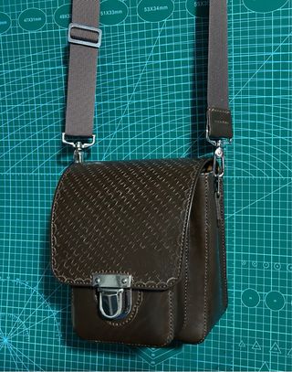Bolso artesanal cuero marrón