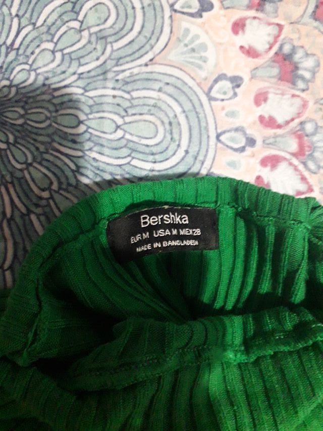 Jersey verde cuello alto