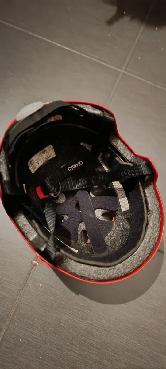 Casco patinete infantil ajustable rojo