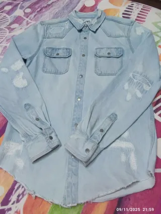 Camisa vaquera Zara Talla S Desgastada. Casual