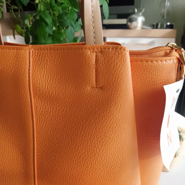 Ocasión! Coqueto bolso nuevo a estrenar.