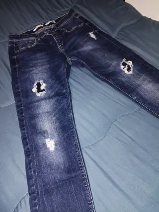 Pantalón vaquero mujer desgastado