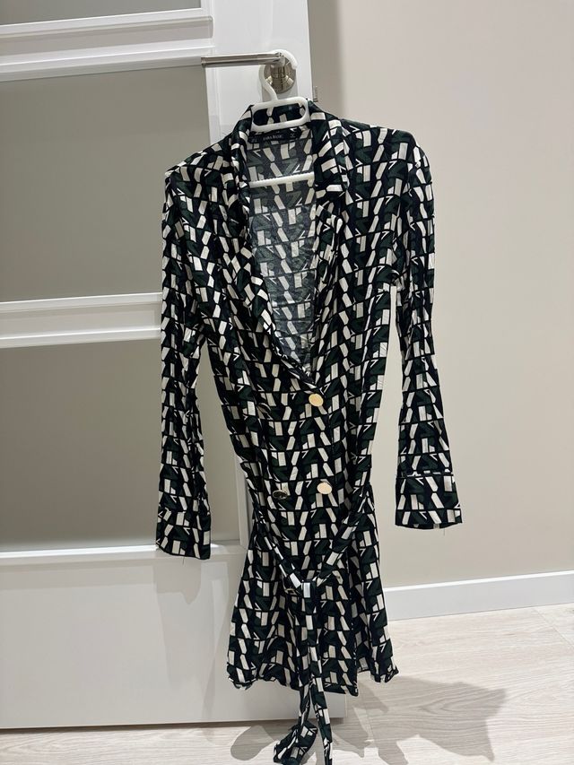Vestido Zara estampado verde y blanco