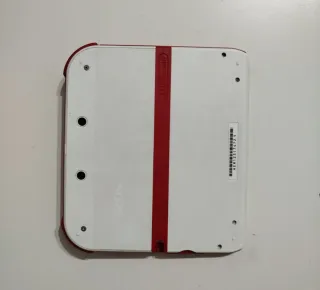 Nintendo 2DS Roja y Blanca + 2 Juegos