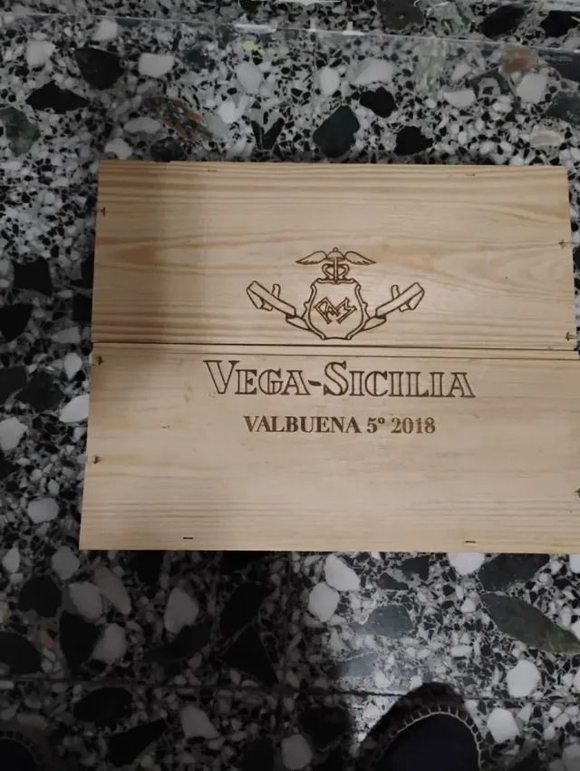 3 Cajas de Madera Vega Sicilia Valbuena 5º 2018
