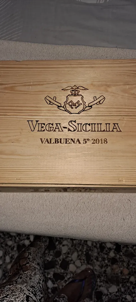 3 Cajas de Madera Vega Sicilia Valbuena 5º 2018