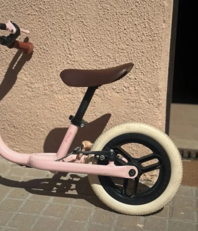 Bici de equilibrio rosa Decathlon