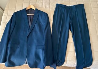 Traje azul marino