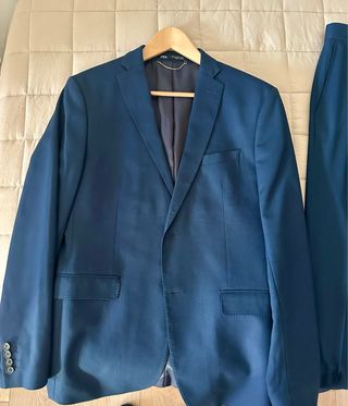 Traje azul marino