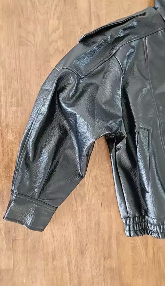 Chaqueta de cuero negra