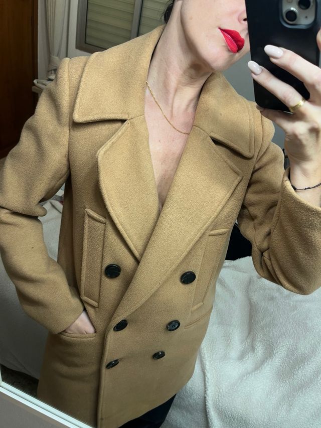 Abrigo de paño beige