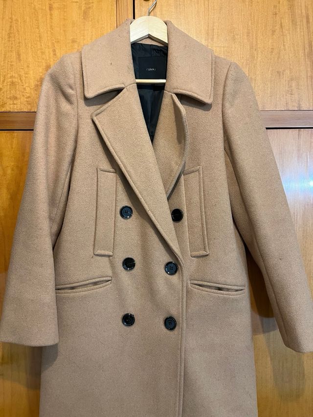 Abrigo de paño beige
