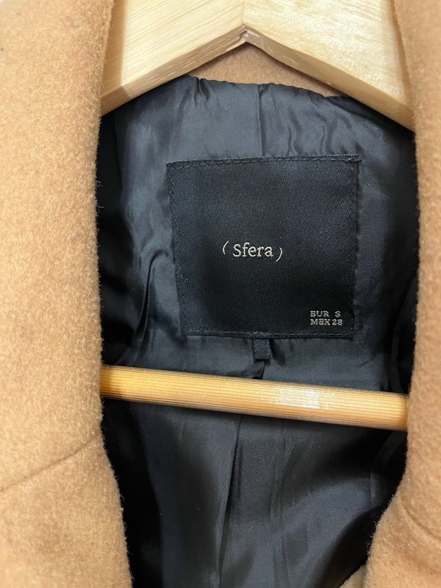 Abrigo de paño beige