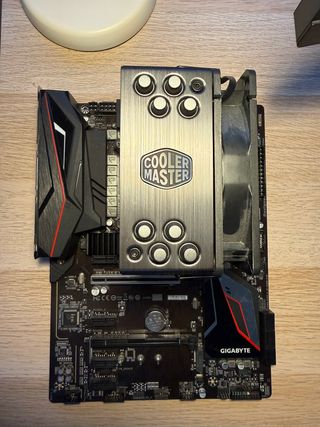 Gigabyte Z390 Gaming X + i7-9700K + Cooler Master