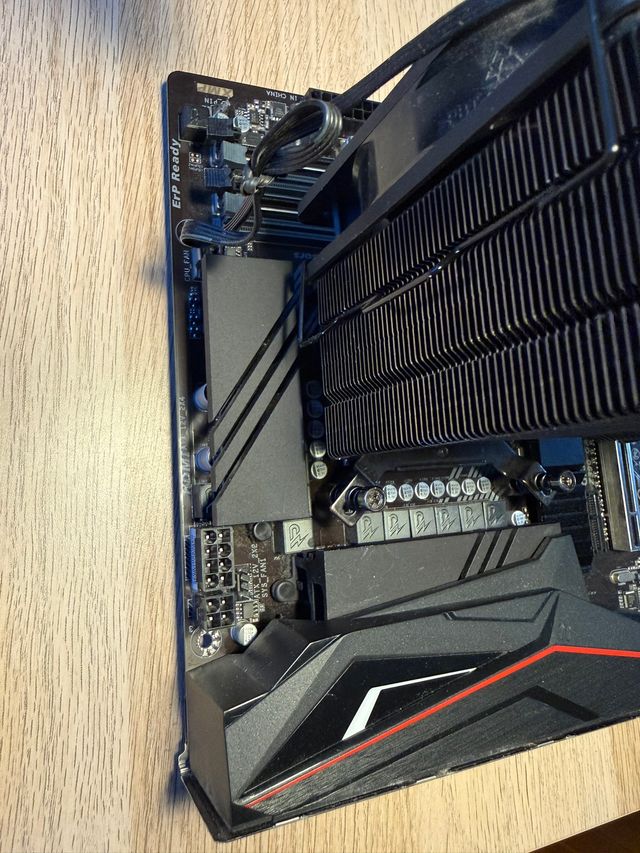 Gigabyte Z390 Gaming X + i7-9700K + Cooler Master