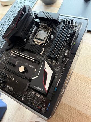 Gigabyte Z390 Gaming X + i7-9700K + Cooler Master
