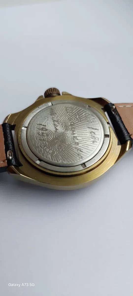 Reloj Vostok Komandirskie USSR Vintage Dorado