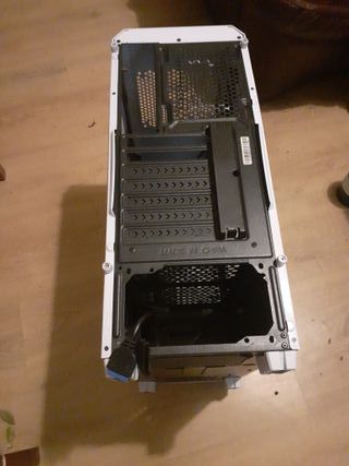 Torre PC Game Blanca