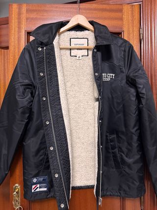 Cazadora Superdry negra mujer