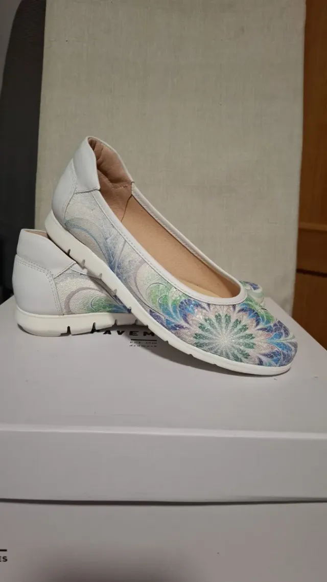 Bailarinas D'chicas Multicolor y Blancas