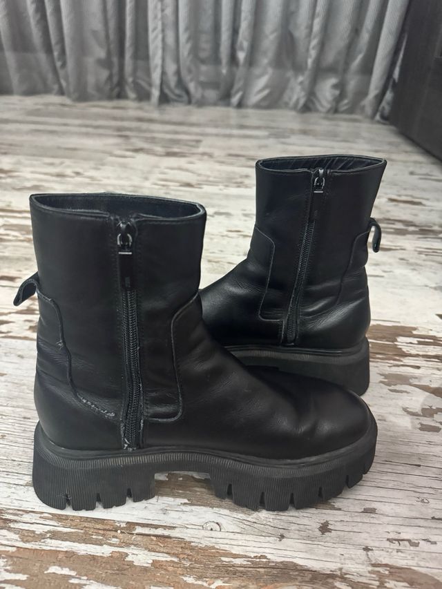 Botas negras con plataforma