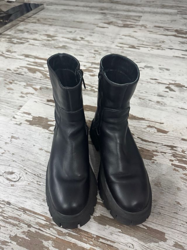 Botas negras con plataforma