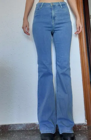 Pantalones vaqueros acampanados 38