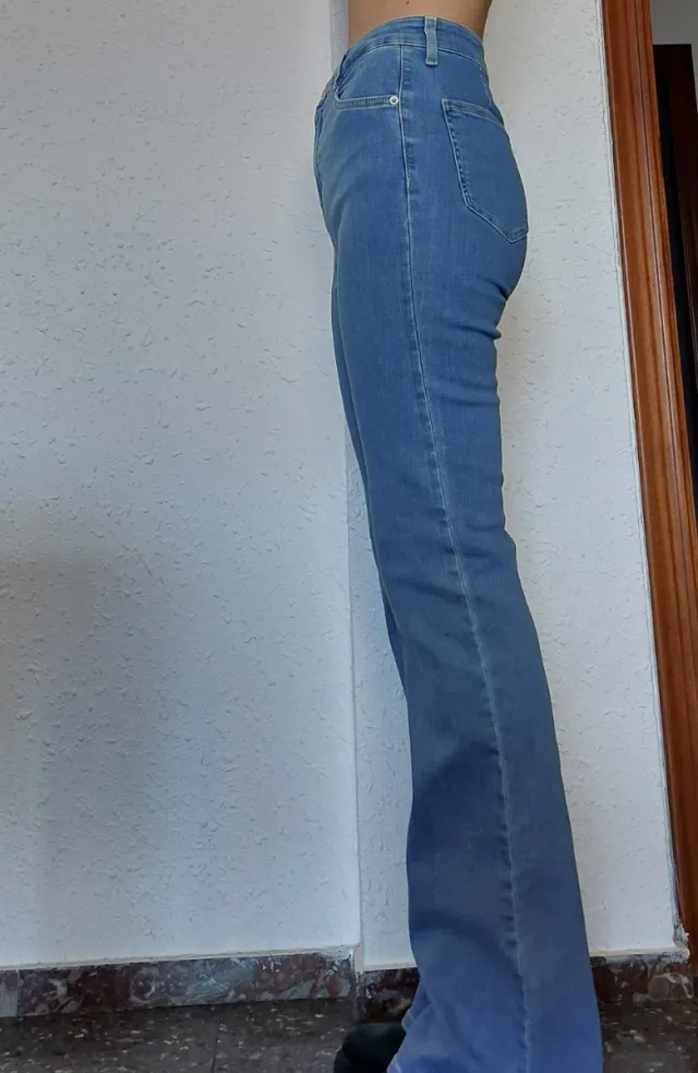 Pantalones vaqueros acampanados 38