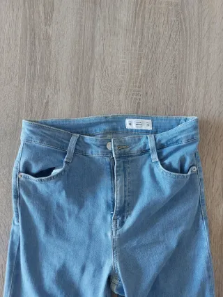 Pantalones vaqueros acampanados 38