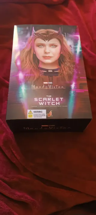 Hot Toys TMS036 WandaVision - La Bruja Escarlata 1