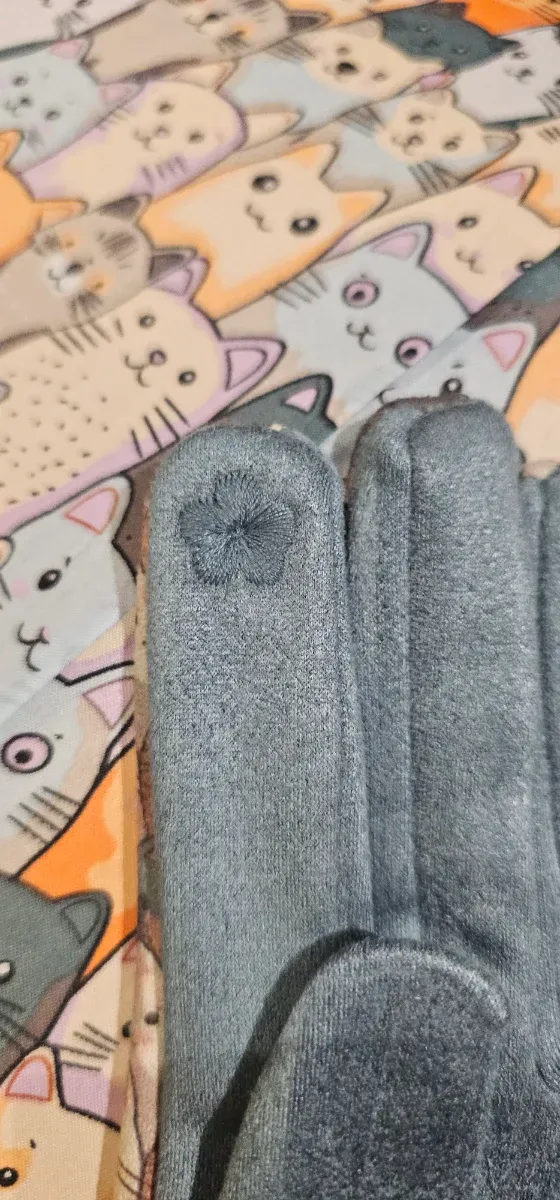 Paraguas y guantes con estampado de gatos