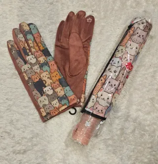Paraguas y guantes con estampado de gatos