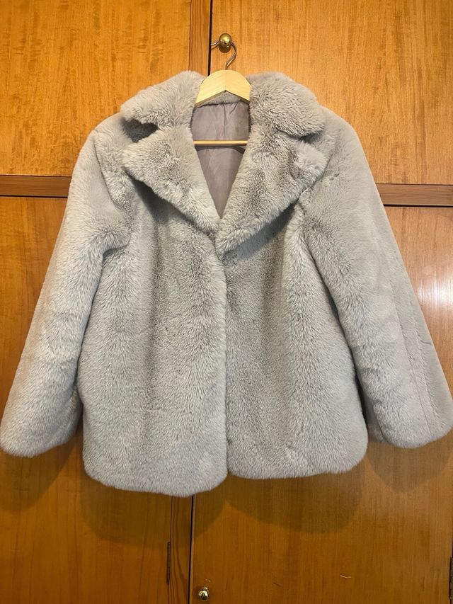 Abrigo pelo sintético gris talla única