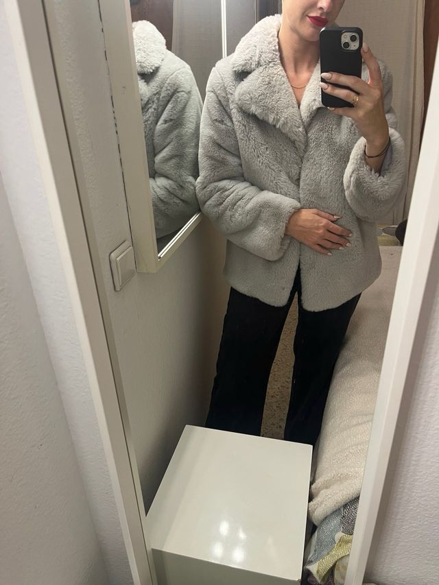 Abrigo pelo sintético gris talla única