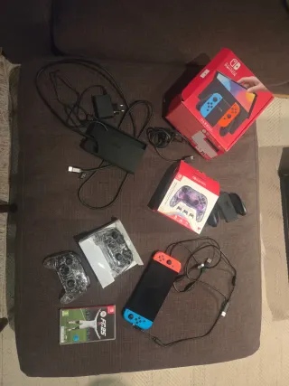 Nintendo Switch OLED con mandos y juego