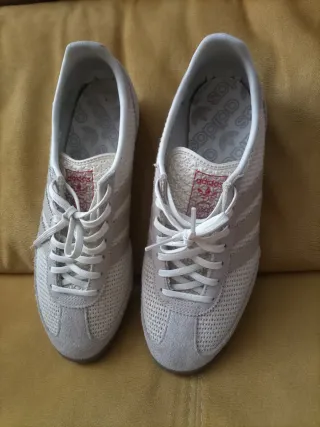 Zapatillas Adidas Mujer Beige/Blanco