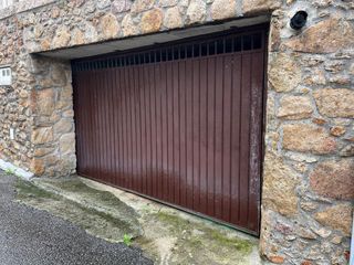 Puerta de Garaje Marrón