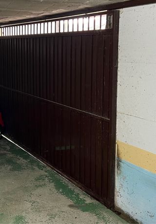 Puerta de Garaje Marrón