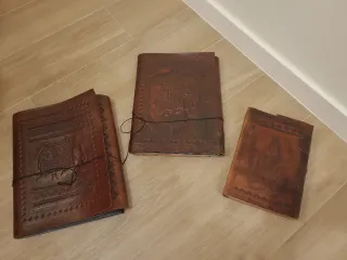 Conjuntos de cuadernos de piel con diseño grabados