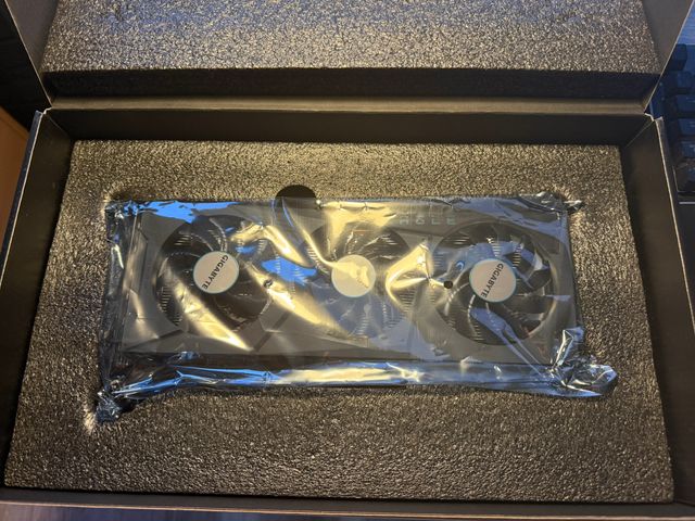 Gigabyte RX 6600 XT Eagle 8GB GDDR6